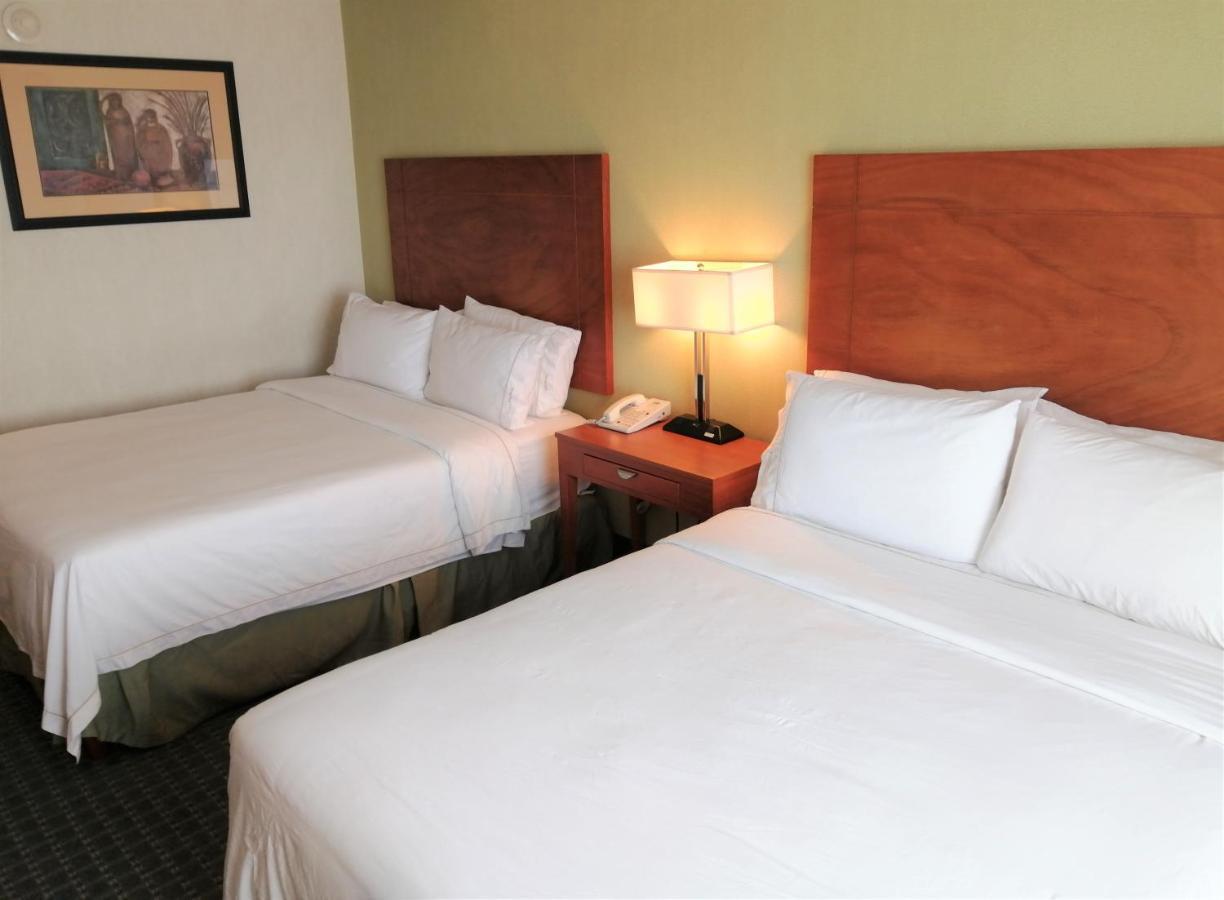 Holiday Inn Express & Suites Toluca Zona Aeropuerto, An Ihg Hotel Ngoại thất bức ảnh